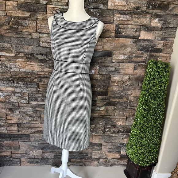 Black and White Sheath Midi Dress with Bateau Neckline - Picture 6 of 16